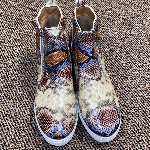 ROUGE size 10 rose zipper high tops - Picture 2 of 4